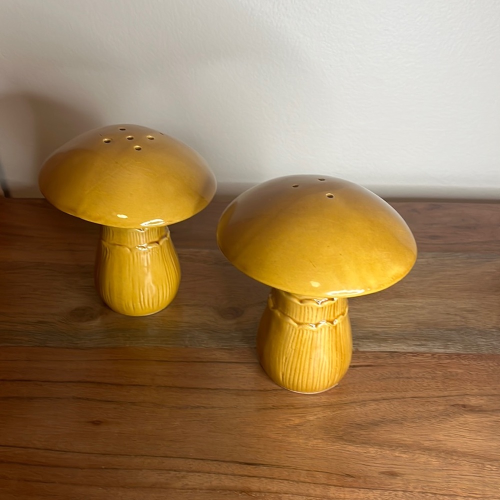 Mushroom Salt & Pepper Shakers